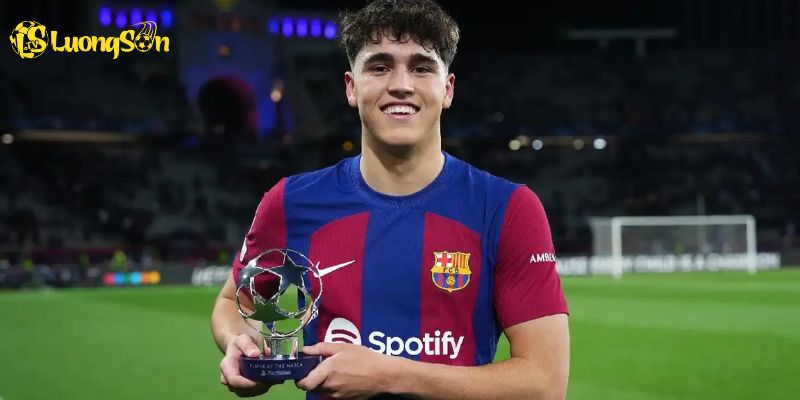 Pau Cubarsí Sa Sút Phong Độ: Deco Thừa Nhận Sai Lầm